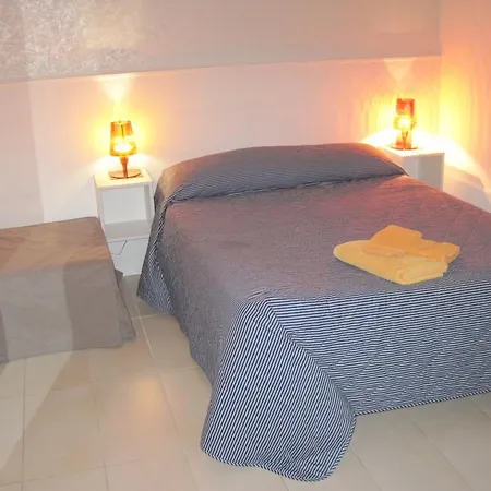 Couette-café Santos 3*